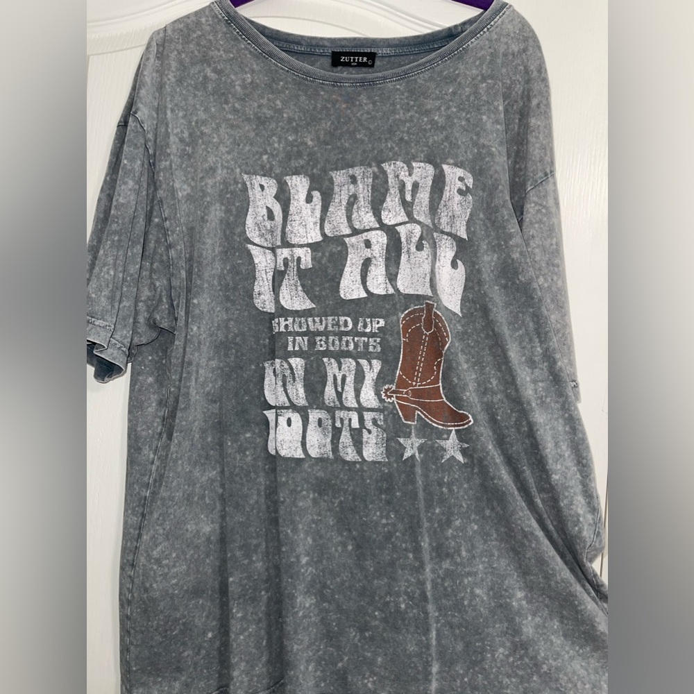Zutter Graphic T-shirt!